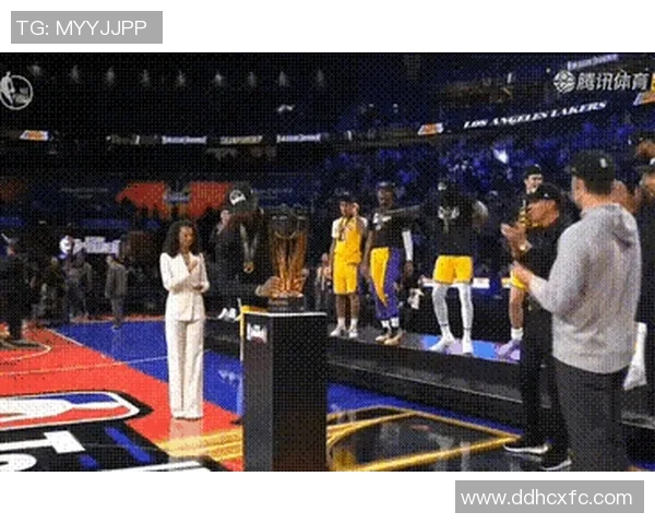 湖人对热火精彩对决全场直播回顾与分析，篮球迷不可错过的盛宴